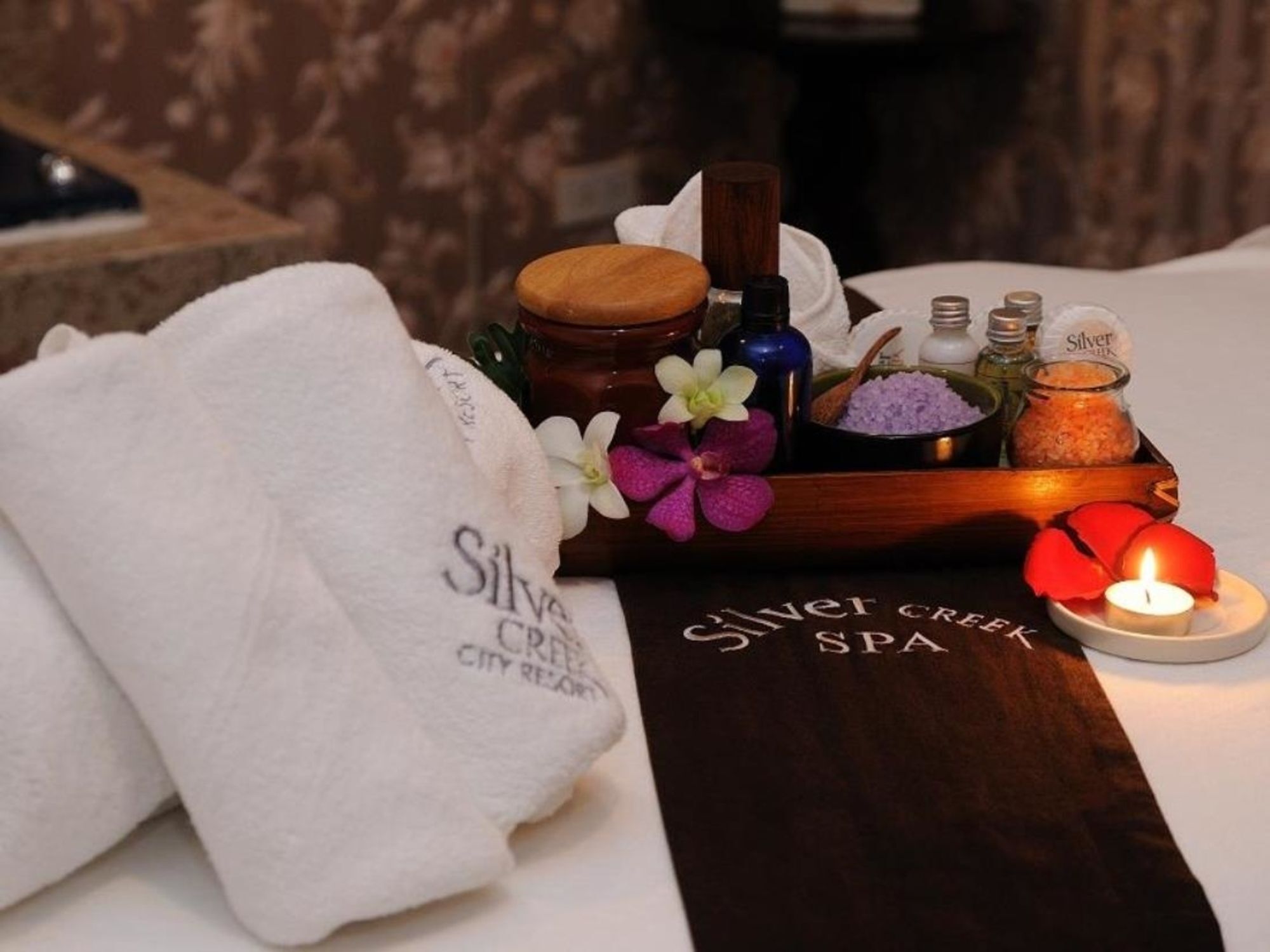 Hotel Toki Saigon And